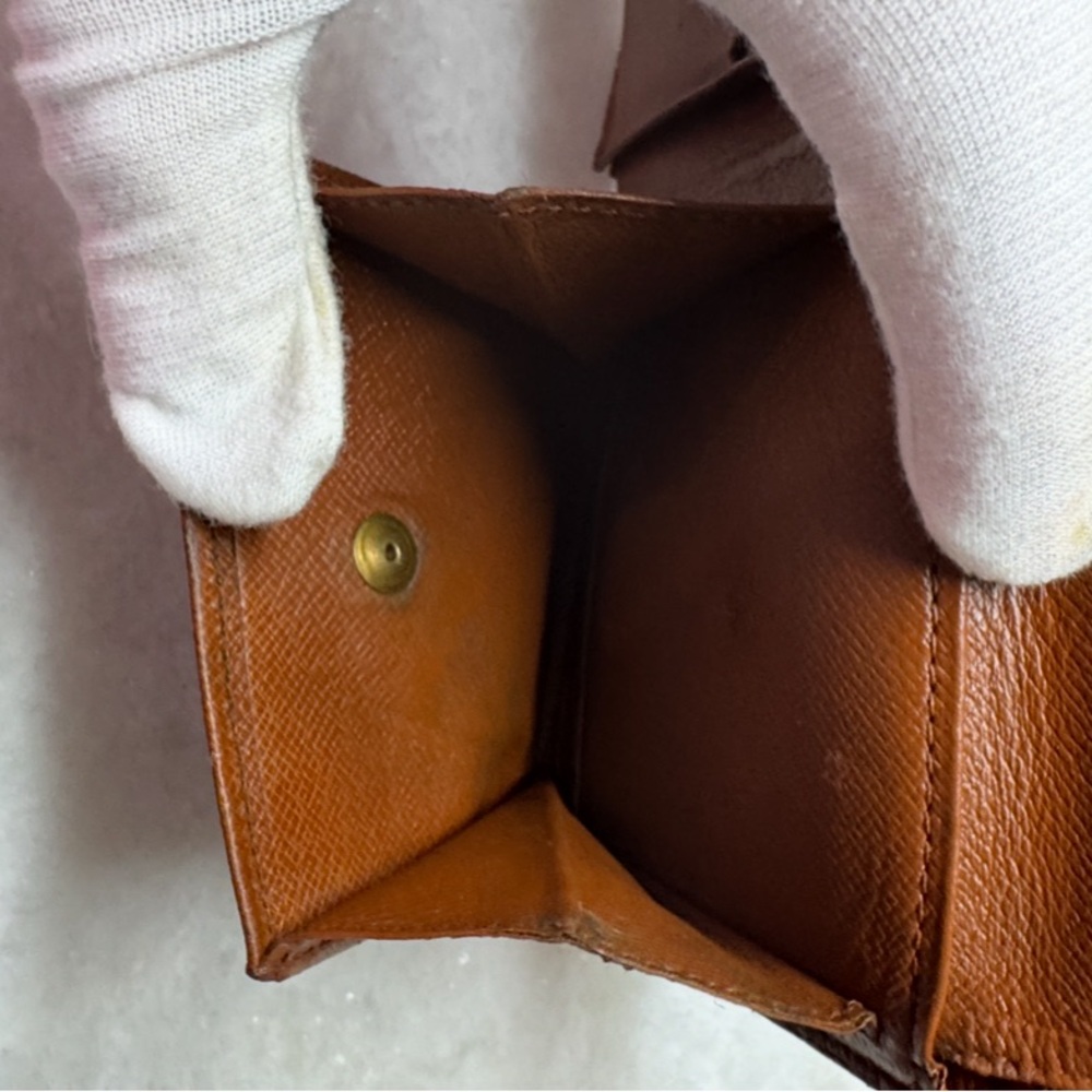 Louis Vuitton Monogram Bifold Wallet - Vintage 1994 - Picture 6 of 16